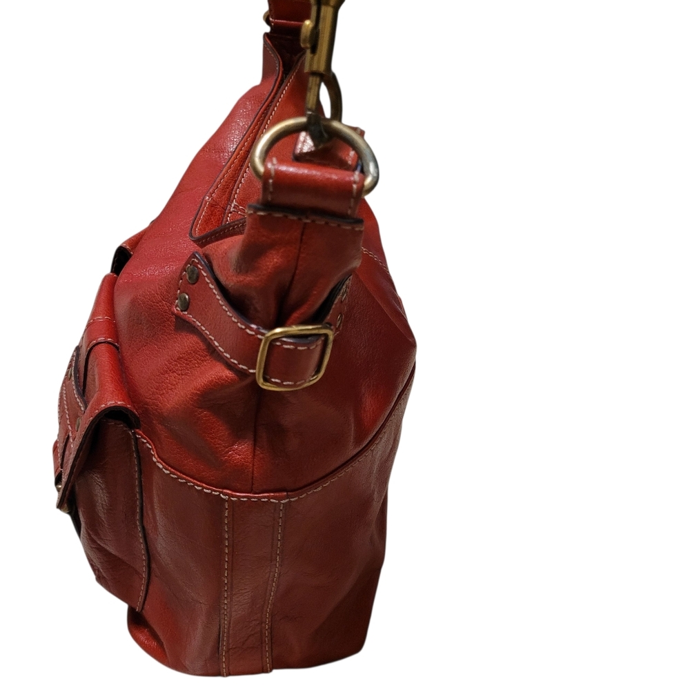 Fossil Red Leather Double Front Utility Pocket Hobo Shoulder Bag - Picture 4 of 11